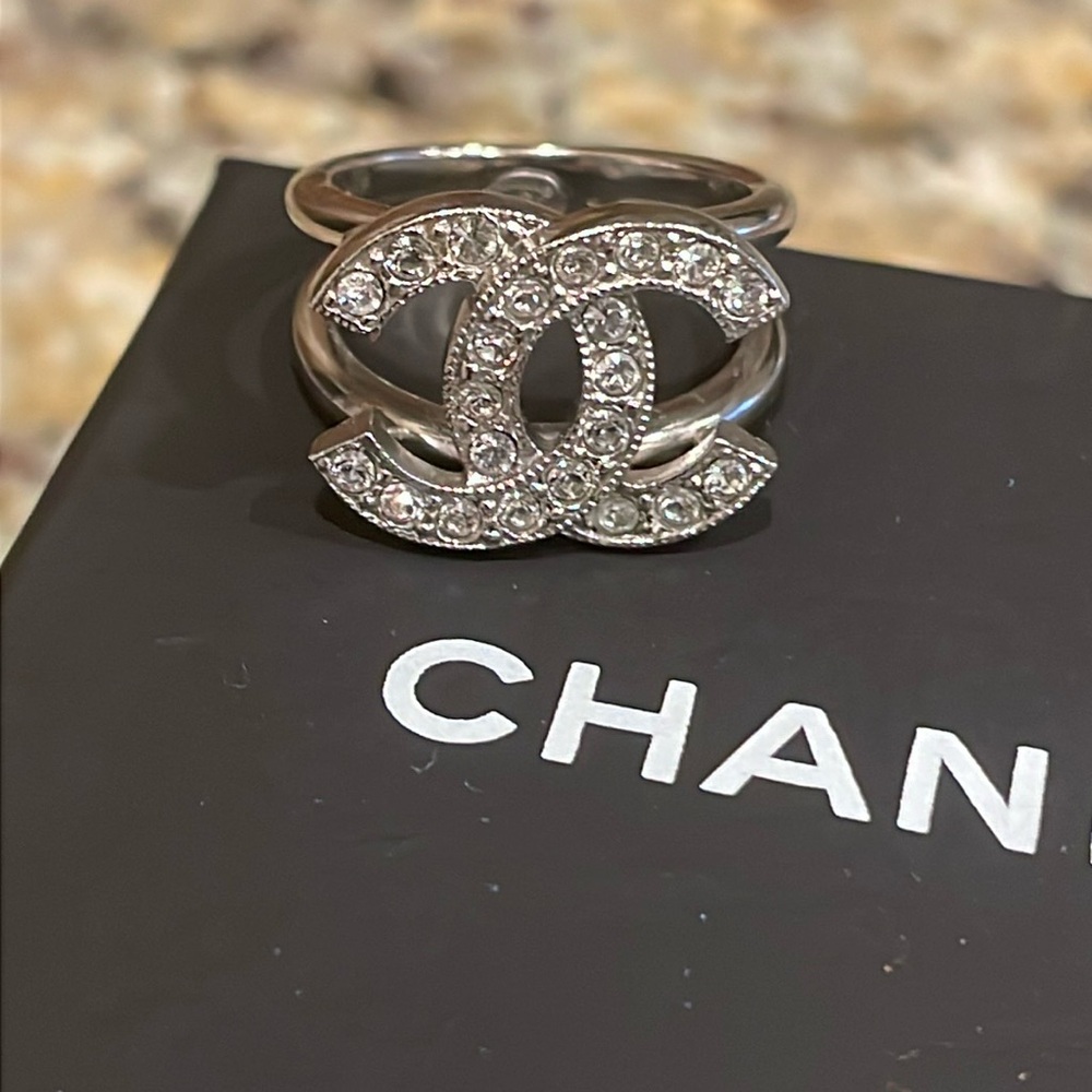 Chanel Ring. Size 6